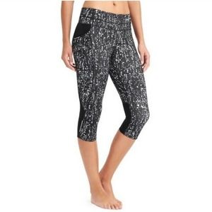 Athleta Black & White Speckle Capri Leggings with Pockets